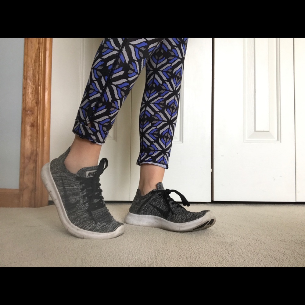 Nike flyknit free runs